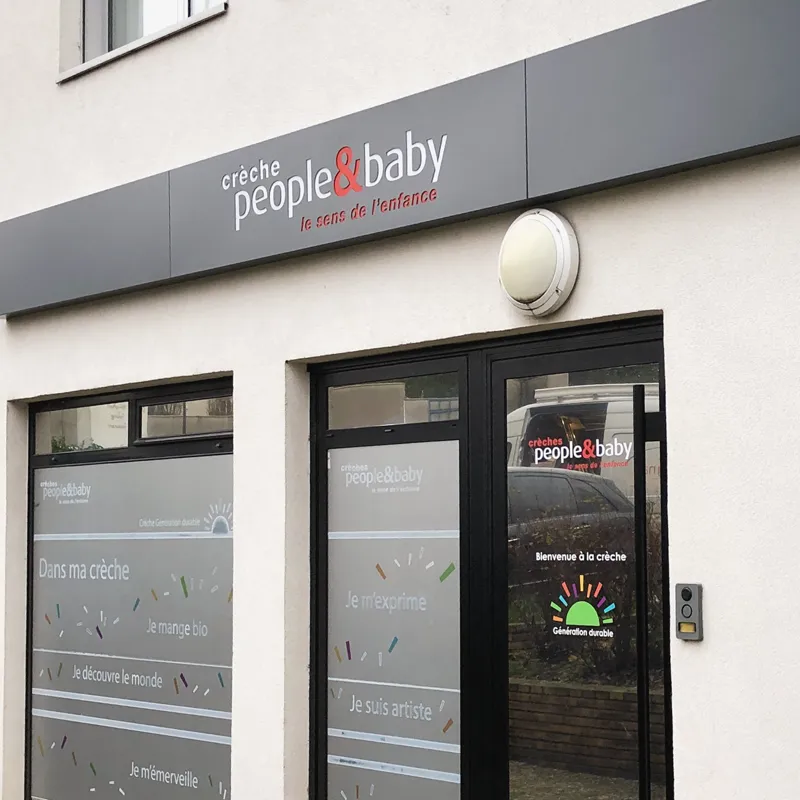 caisson lumineux enseigne people et baby