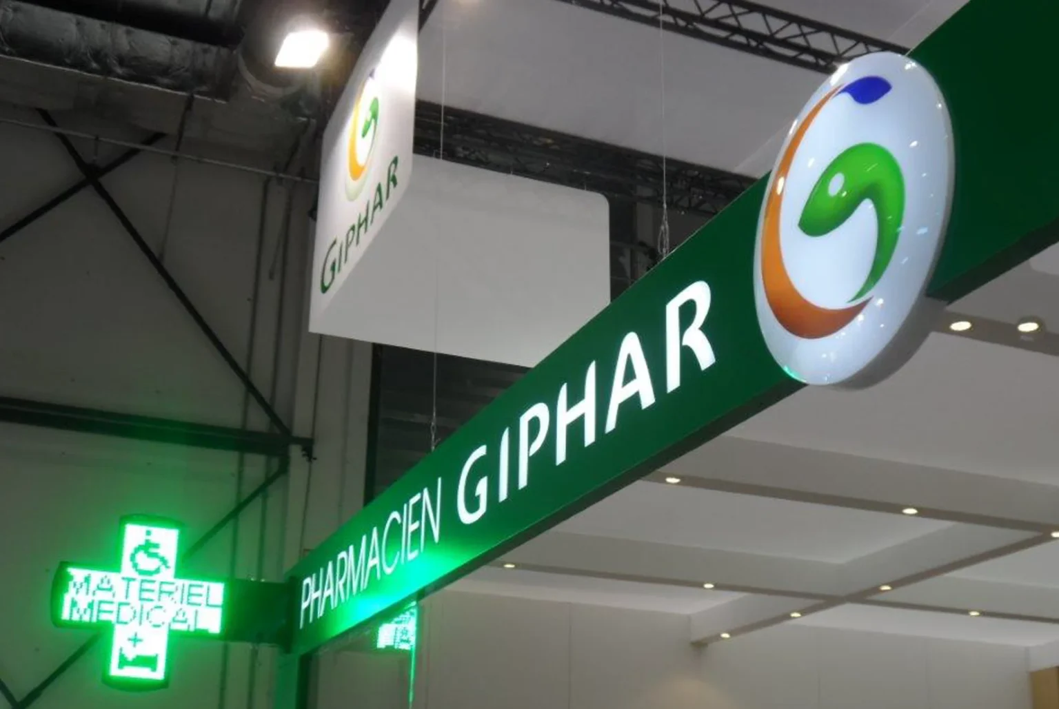 enseigne lumineuse giphar