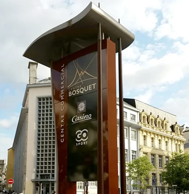 totem sur mesure centre commercial
